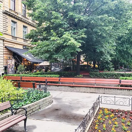 Ultra - Spacious - Noice Budapest