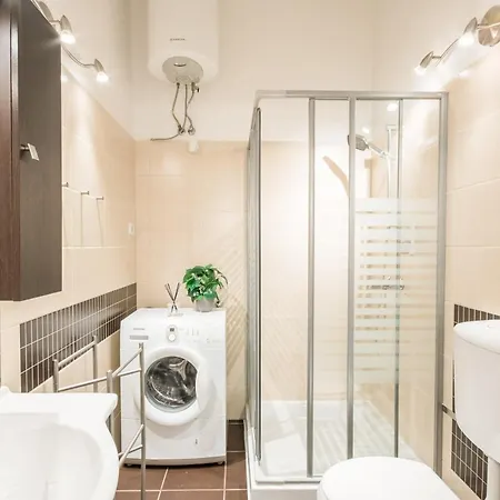 Ultra - Spacious - Noice * Budapešť