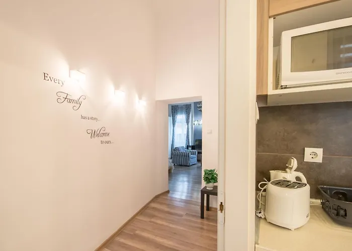 Ultra - Spacious - Noice Apartment