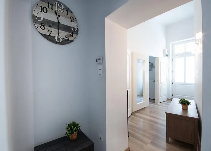 Ultra - Spacious - Noice * Budapest