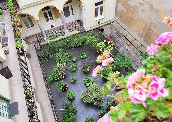 Ultra - Spacious - Noice * Budapest